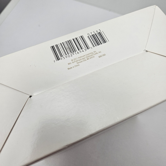 Hallmark Keepsake Ornament baby Jesus navity - Picture 2 of 5